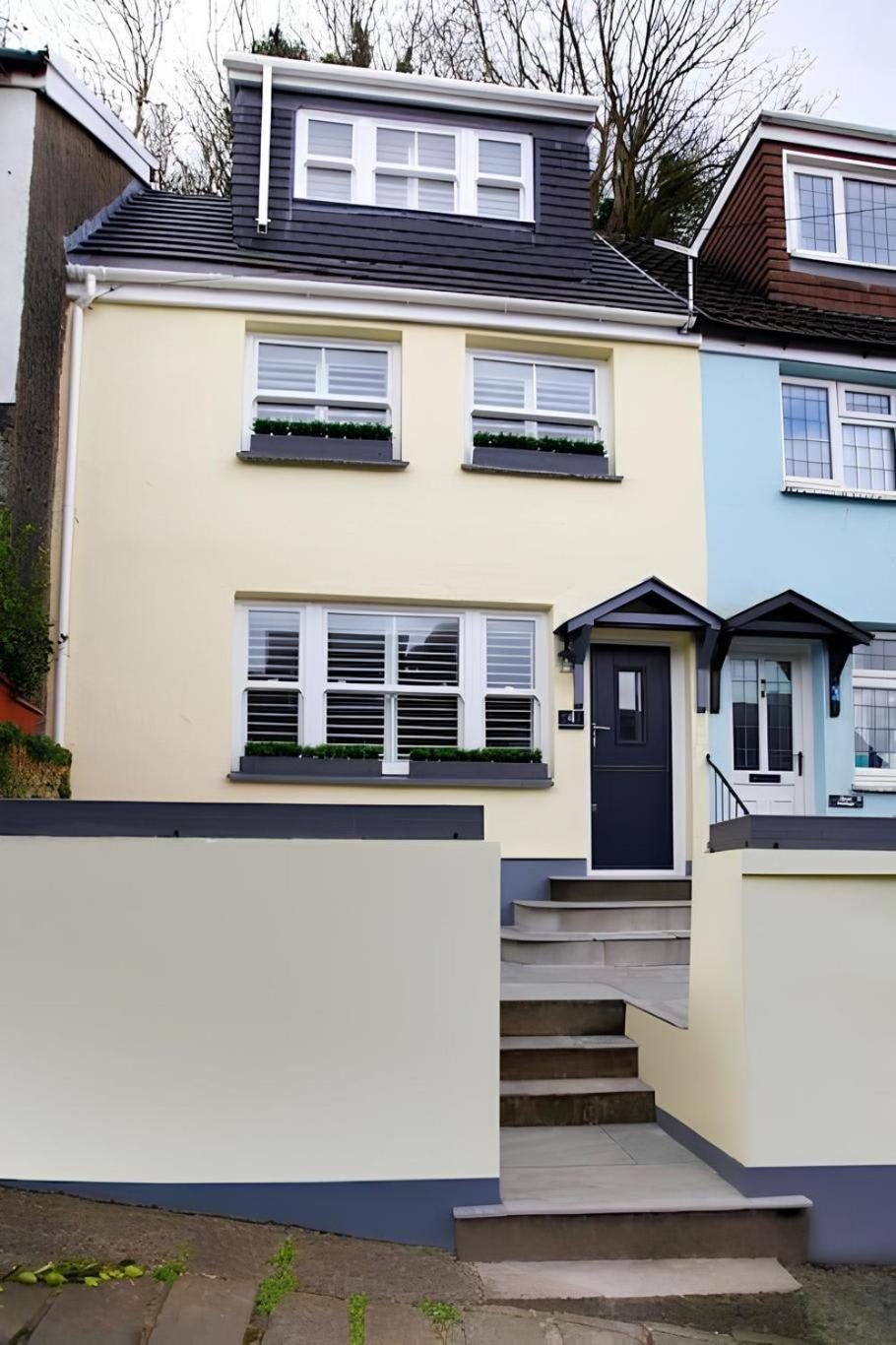 Tucked Away, Beach Access Sleeps 4 The Mumbles Bagian luar foto
