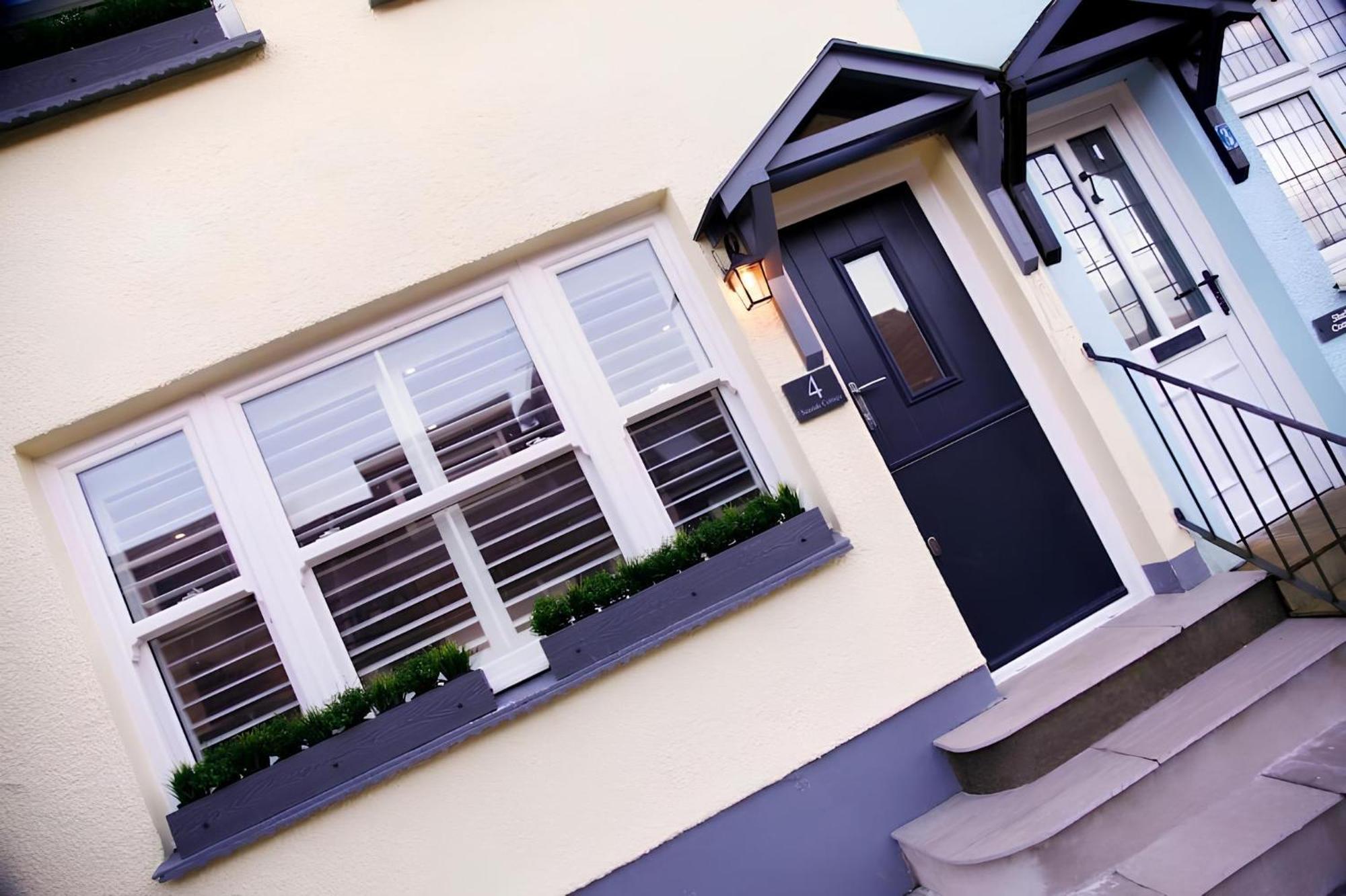 Tucked Away, Beach Access Sleeps 4 The Mumbles Bagian luar foto