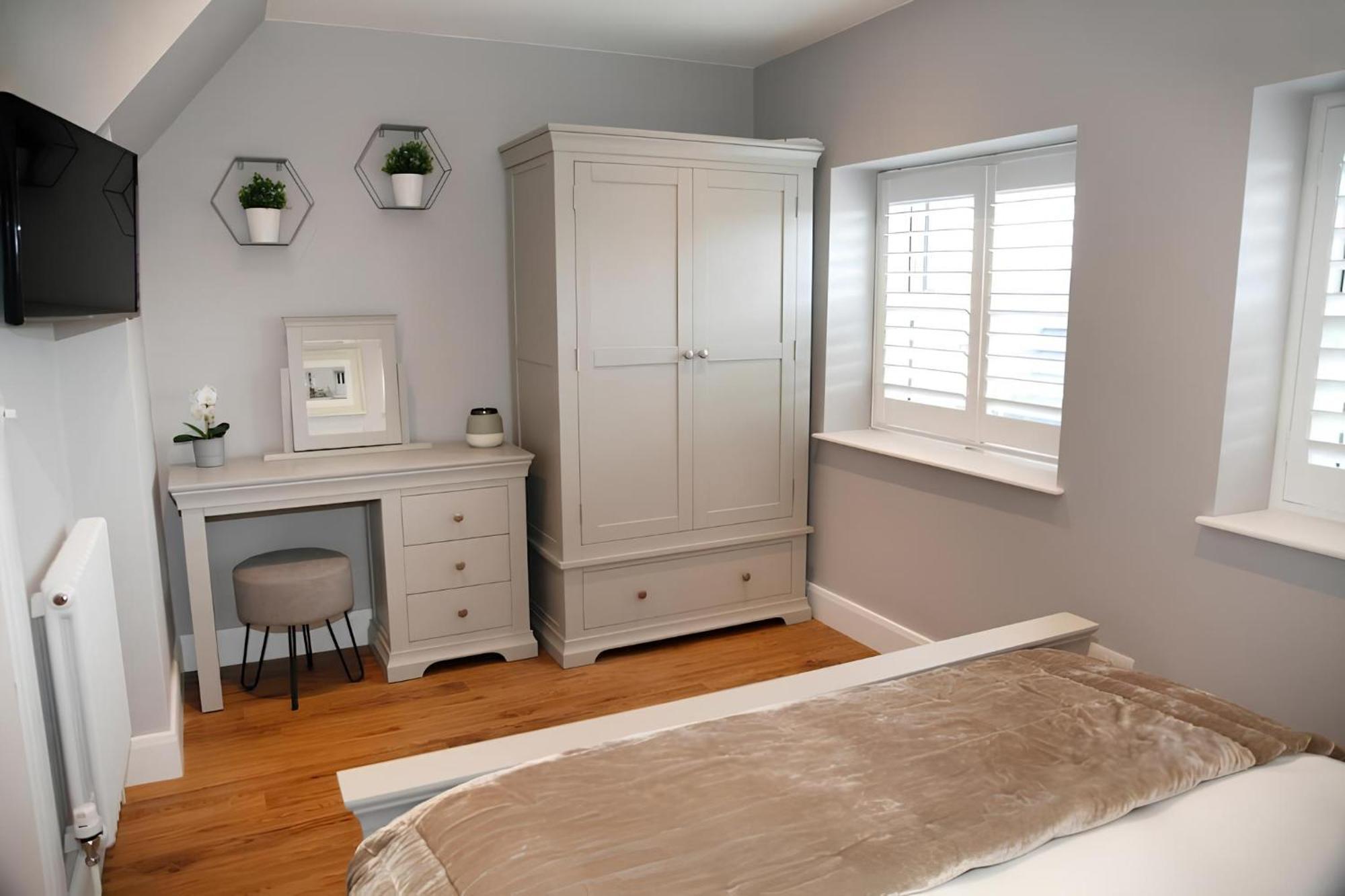 Tucked Away, Beach Access Sleeps 4 The Mumbles Bagian luar foto